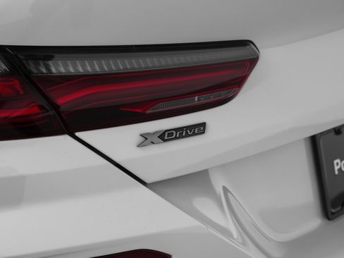 Used 2022 BMW M850i xDrive image 11