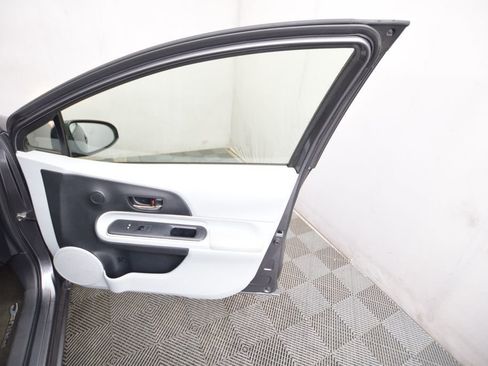 Used 2014 Toyota Prius C Four image 15