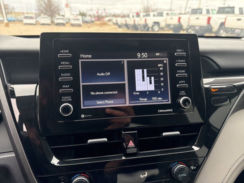 Used 2022 Toyota Camry SE image 16