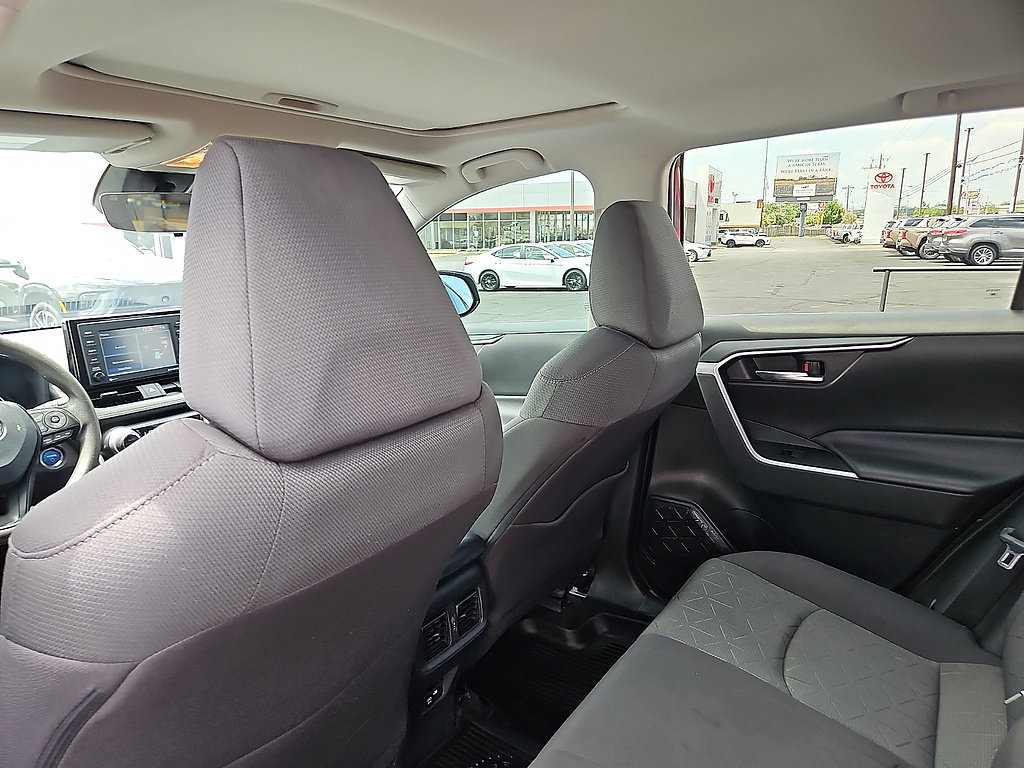Certified 2021 Toyota RAV4 XLE w/ Convenience Package AWD/4WD image 9