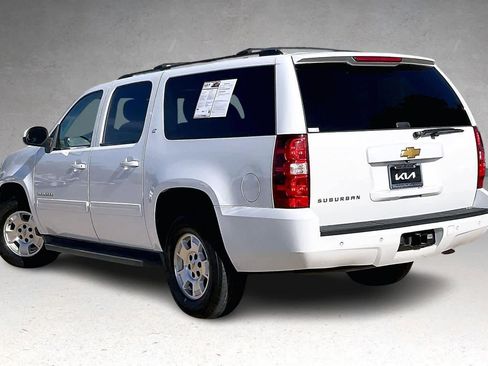 Used 2013 Chevrolet Suburban LT w/ Luxury Package image 4