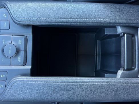 Used 2024 Toyota Grand Highlander XLE image 32