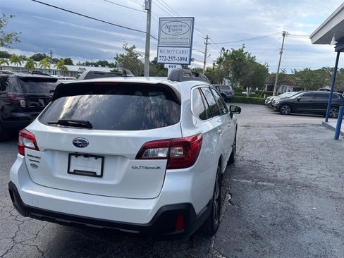 Used 2019 Subaru Outback 2.5i Limited AWD/4WD image 4