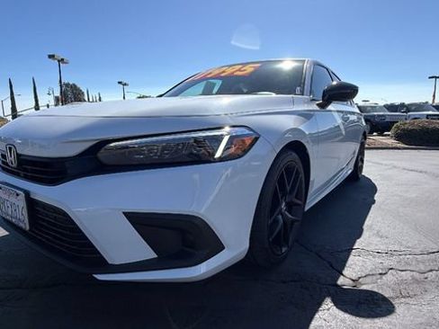 Used 2024 Honda Civic Sport image 9