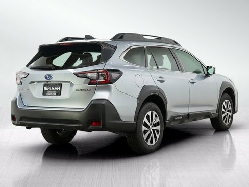 Used 2025 Subaru Outback Premium AWD/4WD image 5