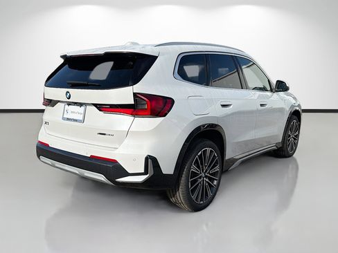 New 2026 BMW X1 xDrive28i w/ Technology Package AWD/4WD image 3