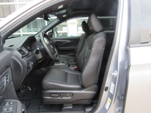 Used 2023 Honda Passport TrailSport image 12