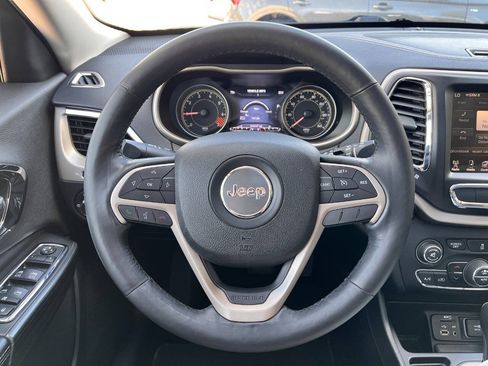 Used 2014 Jeep Cherokee Limited FWD image 10