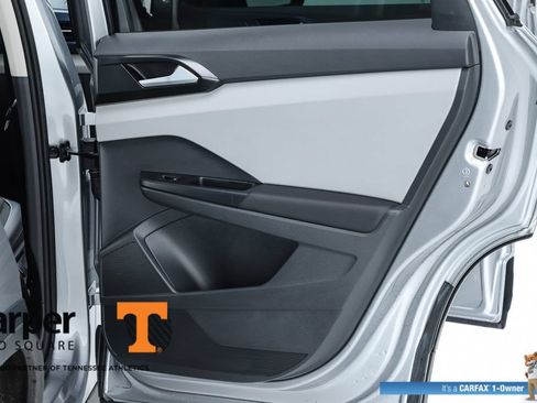 Used 2023 Volkswagen Taos SE w/ Panoramic Sunroof Package FWD image 29