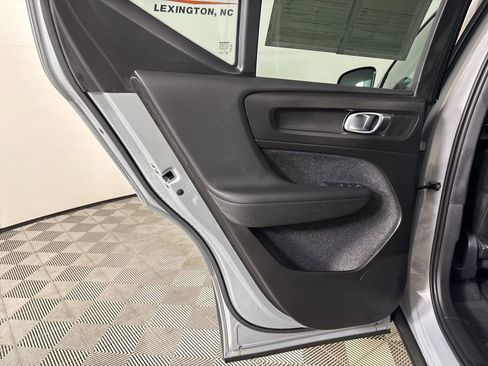 Used 2024 Volvo XC40 B5 Ultimate w/ Protection Package Premier image 19