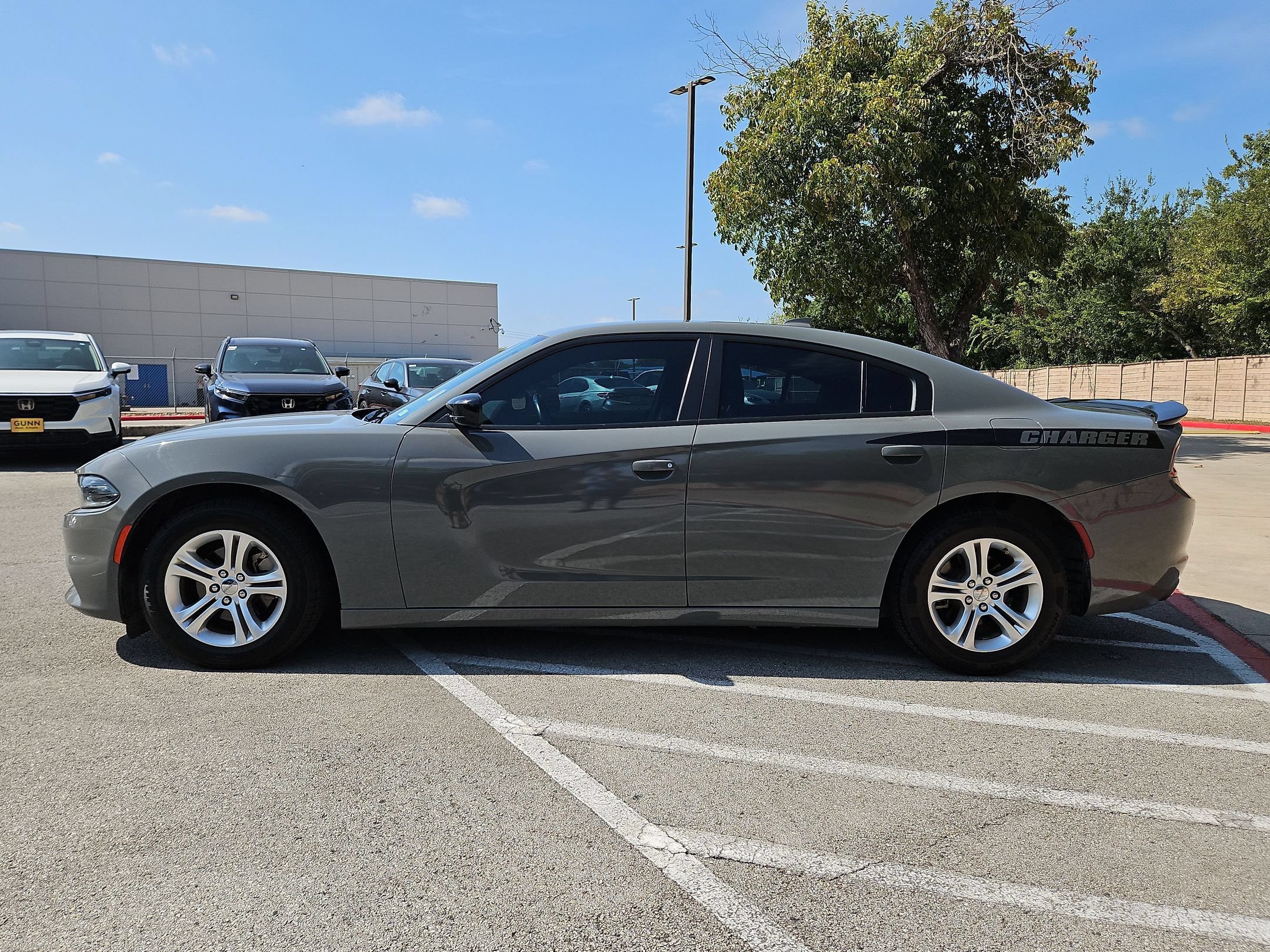 Used 2023 Dodge Charger SXT RWD image 6