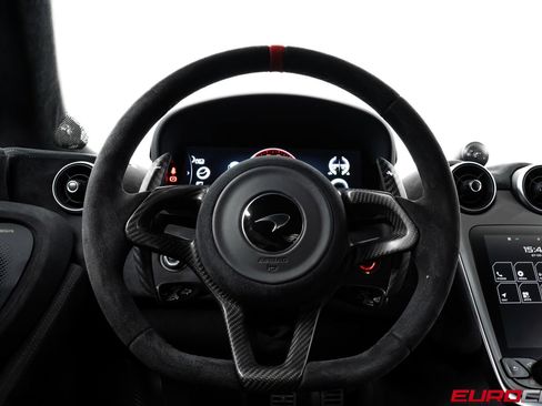 Used 2020 McLaren 620R RWD image 37