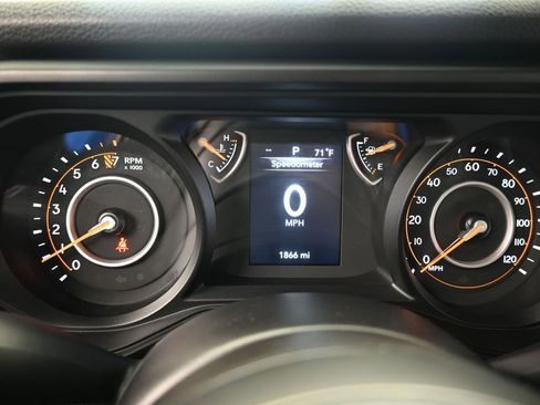 Used 2025 Jeep Gladiator Sport image 25