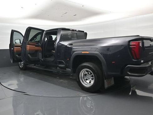 Used 2024 GMC Sierra 3500 Denali Ultimate AWD/4WD image 55