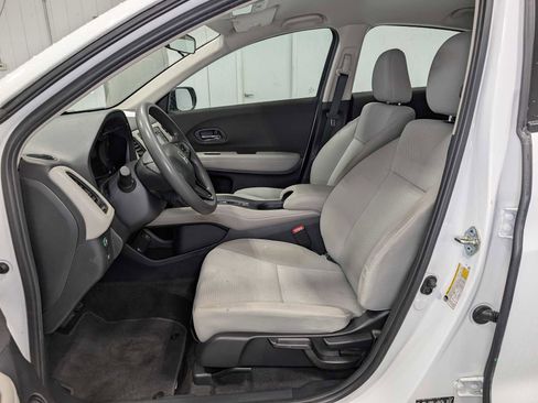 Used 2020 Honda HR-V LX image 4