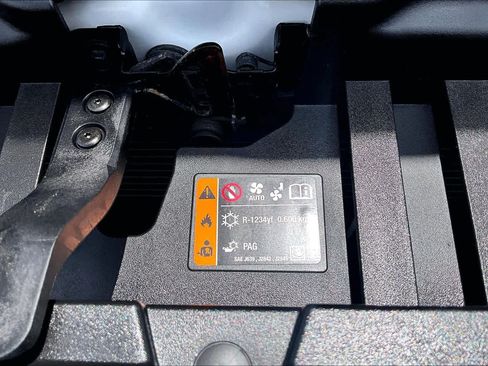 Used 2025 GMC Sierra 1500 SLT RWD image 33