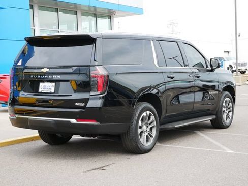 Used 2025 Chevrolet Suburban LS AWD/4WD image 26