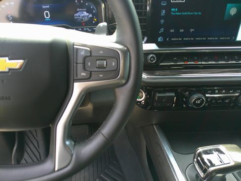 Used 2024 Chevrolet Silverado 1500 LTZ w/ LTZ Premium Package image 21