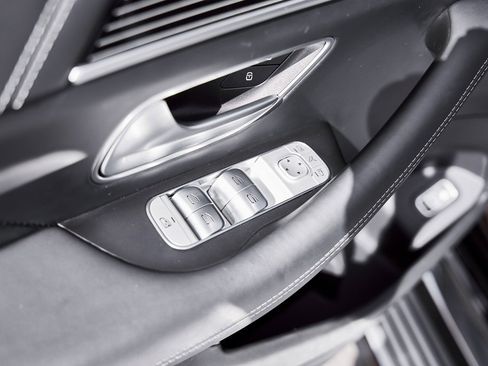 Used 2024 Mercedes-Benz Maybach GLS 600 Maybach GLS 600 image 35