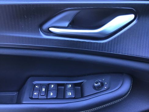 Used 2023 Jeep Grand Cherokee L Laredo image 18