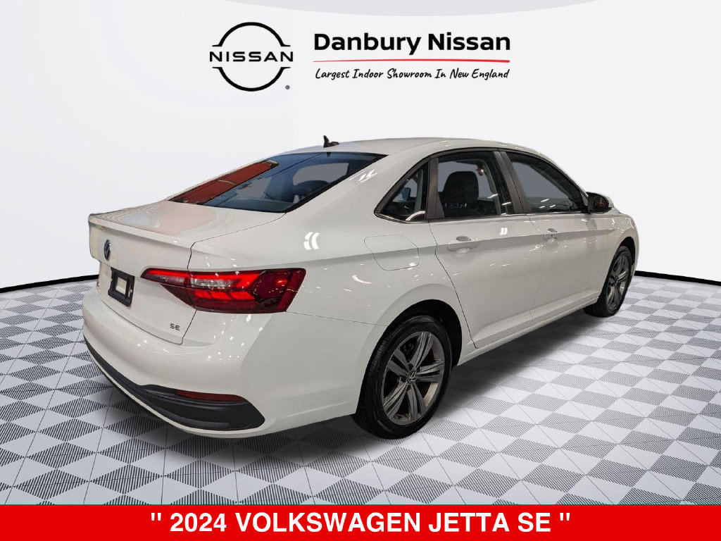 Used 2024 Volkswagen Jetta SE FWD image 3