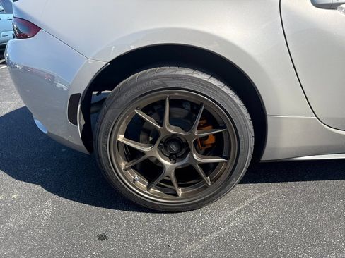 Used 2023 MAZDA MX-5 Miata Club w/ Weather Package RWD image 23