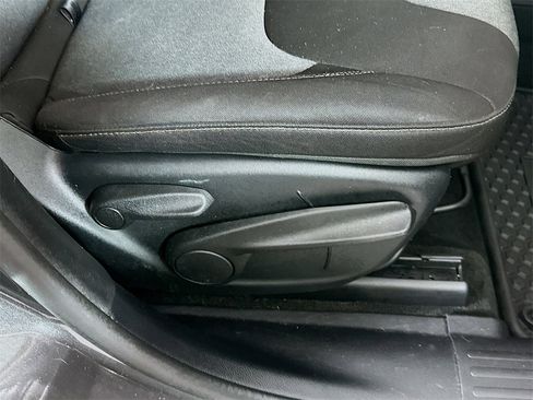 Used 2014 Jeep Cherokee Latitude w/ Comfort/Convenience Group image 23