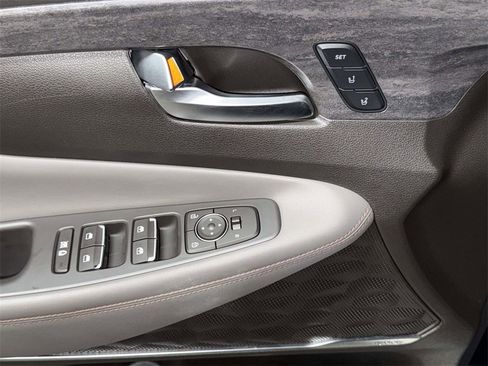 Used 2020 Hyundai Santa Fe Limited image 21