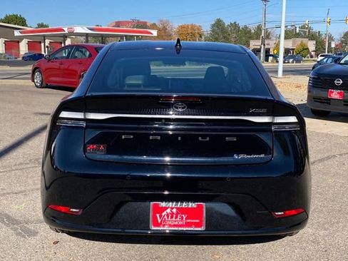 Used 2023 Toyota Prius Prime Premium image 4