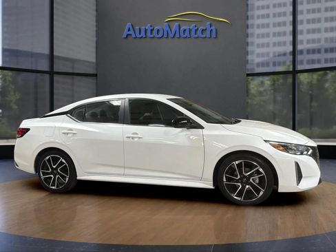 Used 2024 Nissan Sentra SR FWD image 14