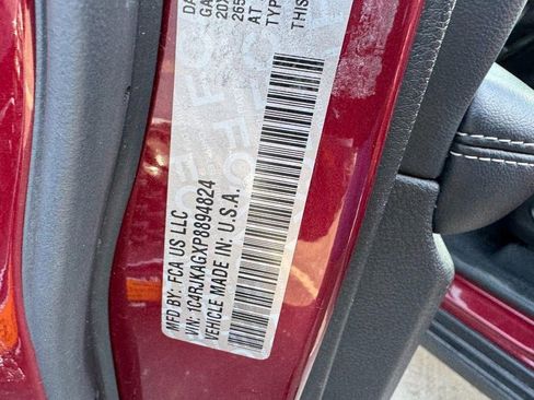 Used 2023 Jeep Grand Cherokee L Laredo AWD/4WD image 23