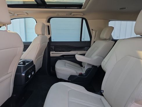 Used 2023 Ford Expedition Max Platinum image 16