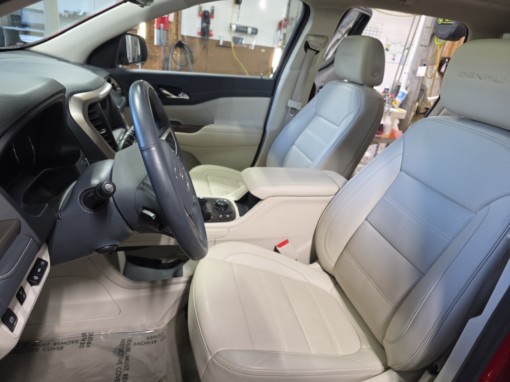 Used 2023 GMC Acadia Denali w/ Denali Ultimate Package AWD/4WD image 18