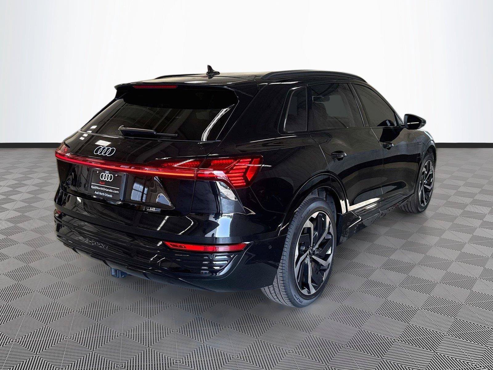 Used 2024 Audi Q8 e-tron Premium Plus AWD/4WD image 7