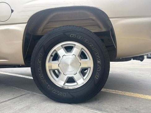 Used 2006 Chevrolet Silverado 1500 LT w/ Onstar Plus Package image 21