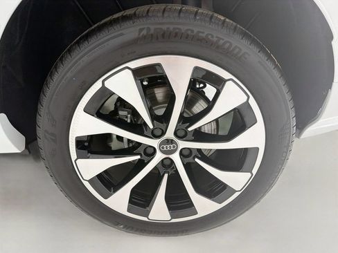 Used 2026 Audi Q3 quattro 2.0T w/ Driver Assistance Package AWD/4WD image 36