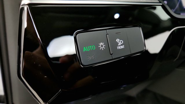 Used 2024 Audi Q8 e-tron Premium AWD/4WD image 50