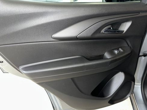 Certified 2023 Chevrolet TrailBlazer RS w/ Convenience Package image 17