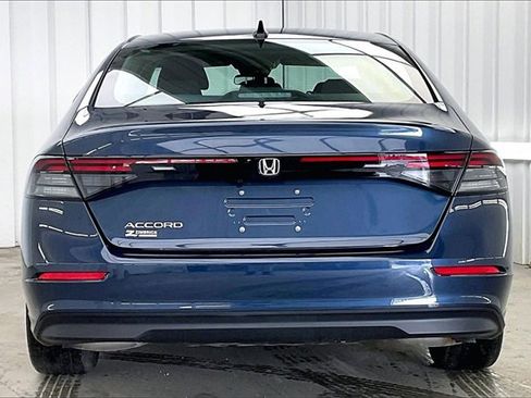 Certified 2025 Honda Accord SE image 4