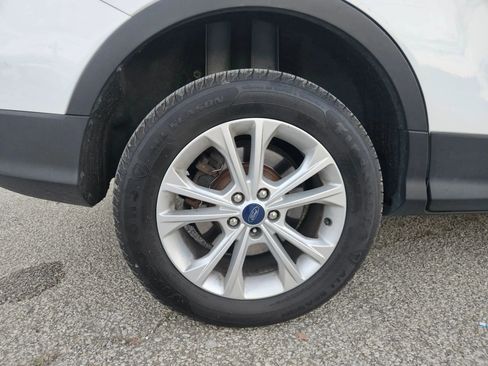 Used 2018 Ford Escape SE w/ SE Sync 3 Package image 9
