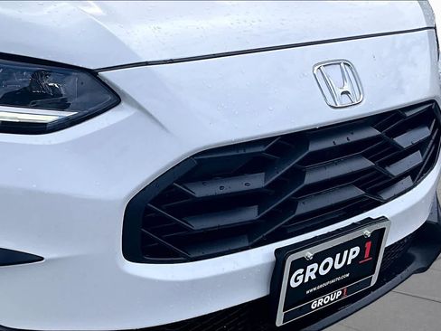 Certified 2025 Honda HR-V Sport image 29