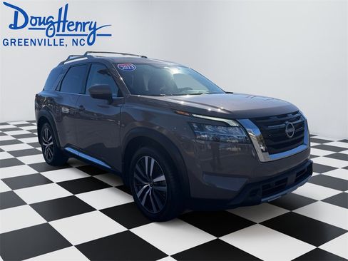 Used 2023 Nissan Pathfinder Platinum w/ Cargo Package image 7