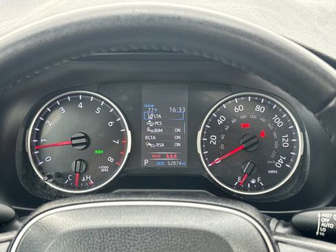 Used 2022 Toyota RAV4 XLE w/ Convenience Package AWD/4WD image 18