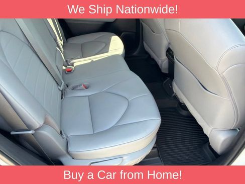 Used 2021 Toyota Highlander XLE AWD/4WD image 22