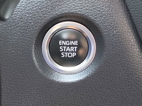 Used 2025 Toyota Corolla SE FWD image 21