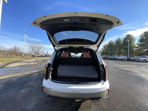 Certified 2023 Kia Telluride SX Prestige X-Pro image 17