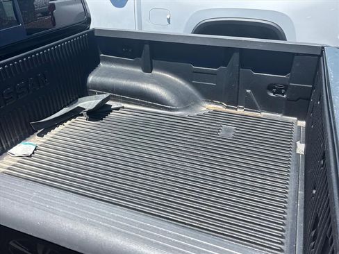 Used 2018 Nissan Frontier SV AWD/4WD image 13