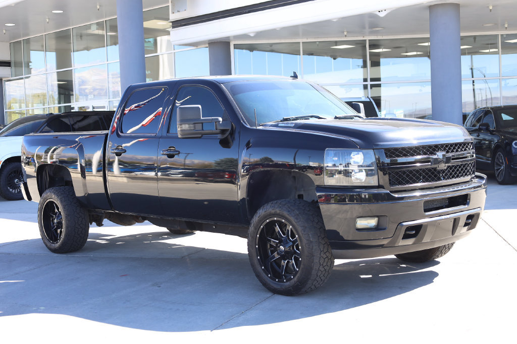Used 2013 Chevrolet Silverado 2500 LTZ w/ LTZ Plus Package AWD/4WD image 8