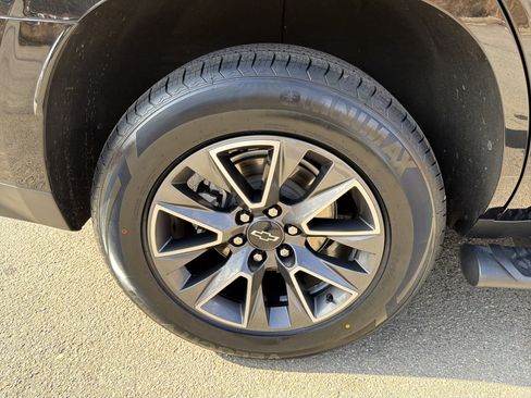 Used 2023 Chevrolet Tahoe Z71 w/ Luxury Package image 18