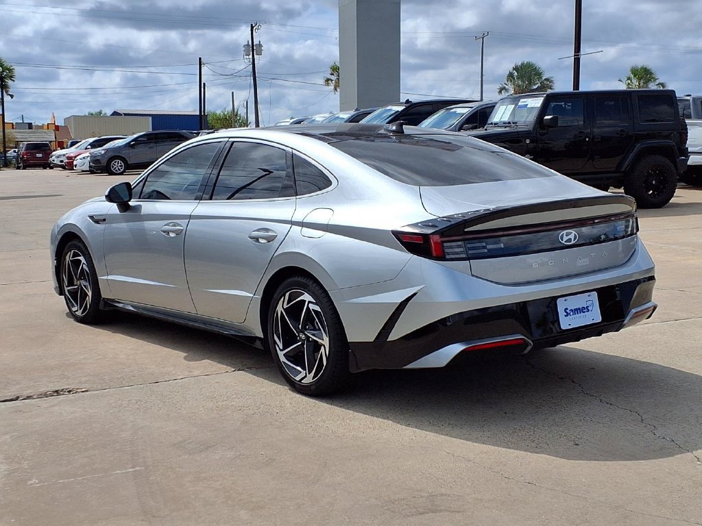 Used 2025 Hyundai Sonata SEL FWD image 6
